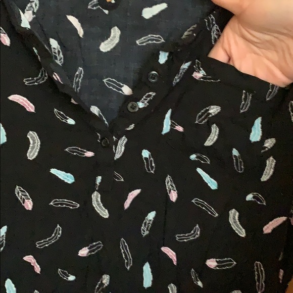 H&M black dress with feather design - Picture 2 of 4